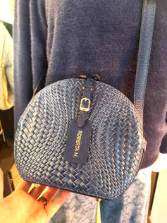 Sac rond en cuir denim