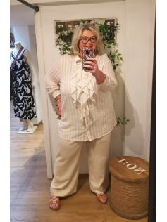 Chemise à jabot crème
