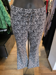Pantalon fleuri noir et blanc