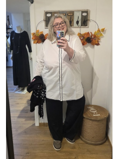 Longue chemise blanche