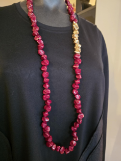 Collier bordeaux