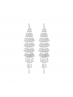 Longues boucles en strass