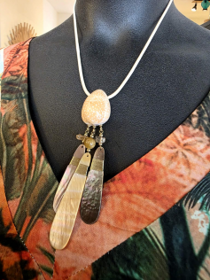 Collier Allegria beach