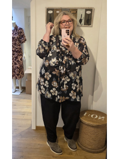 Chemise voile et jabot